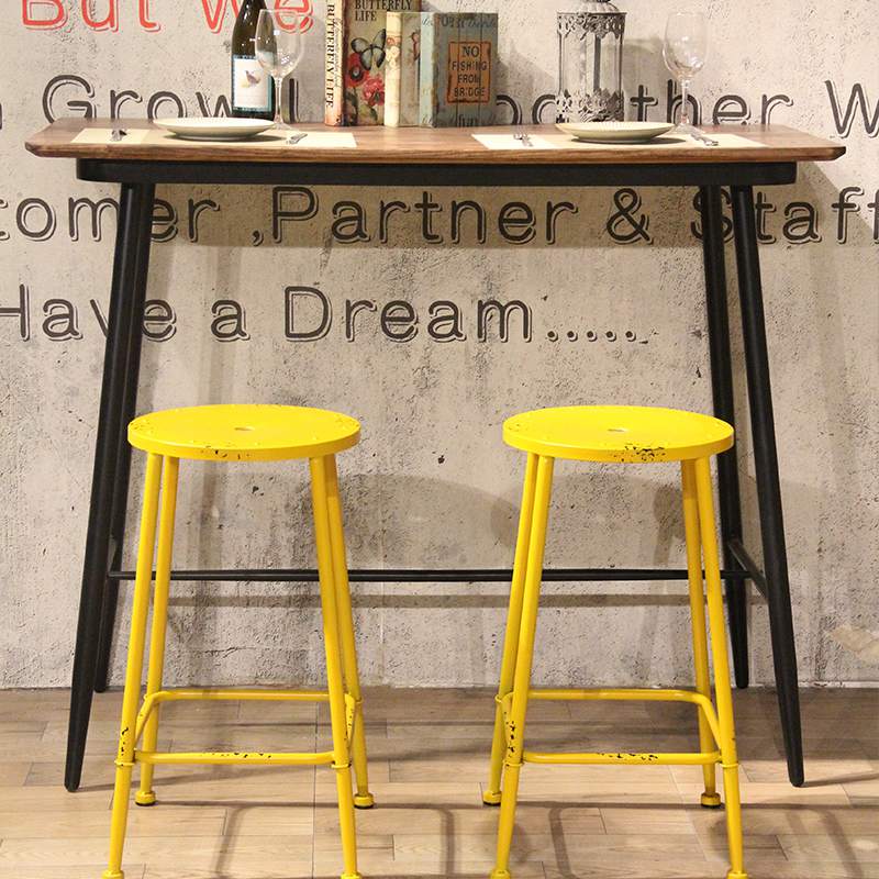 Китай Антикварные минималистские лофтовые крытые и открытые клубные кафе металлические спинки барные стулья, производитель