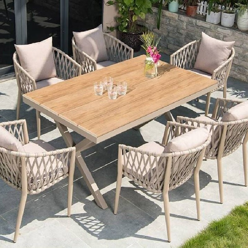 Chaises de loisirs de tissage de main de polyester de cour de patio de villa et ensemble extérieur de table
