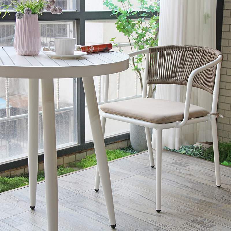 Fashion Design Durable Metal Garden Backyard Balcony Mini Round Bistro Table