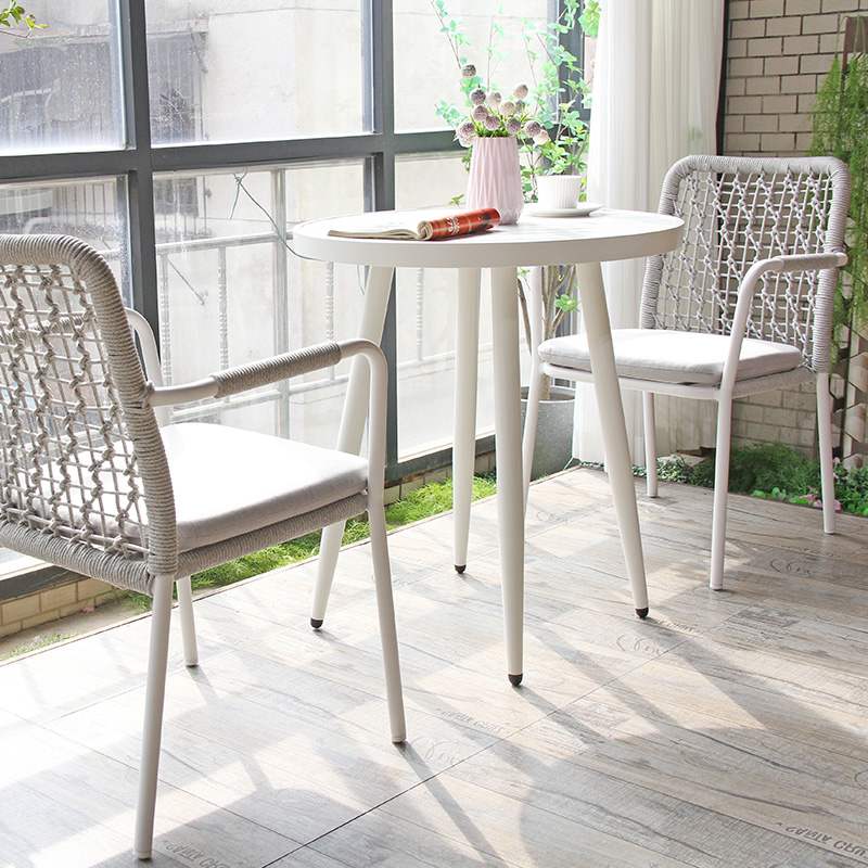 Fashion Design Durable Metal Garden Backyard Balcony Mini Round Bistro Table