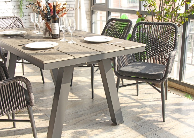 Outdoor Plastic Wood Table