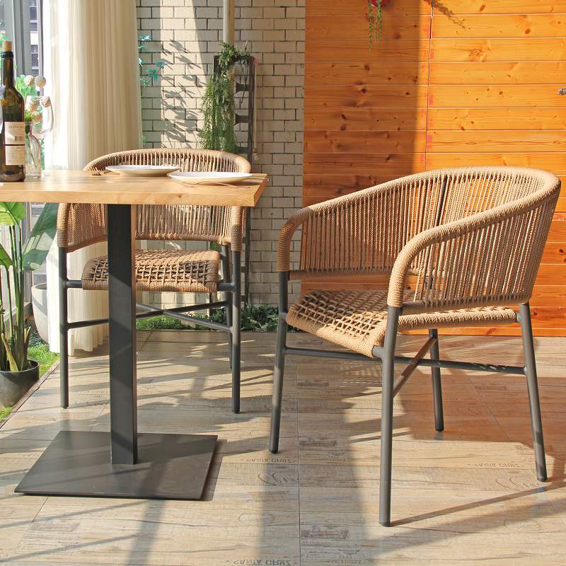 Садовый стул нового типа из ротанга, сочетающий в себе современные материалы и традиционное мастерство