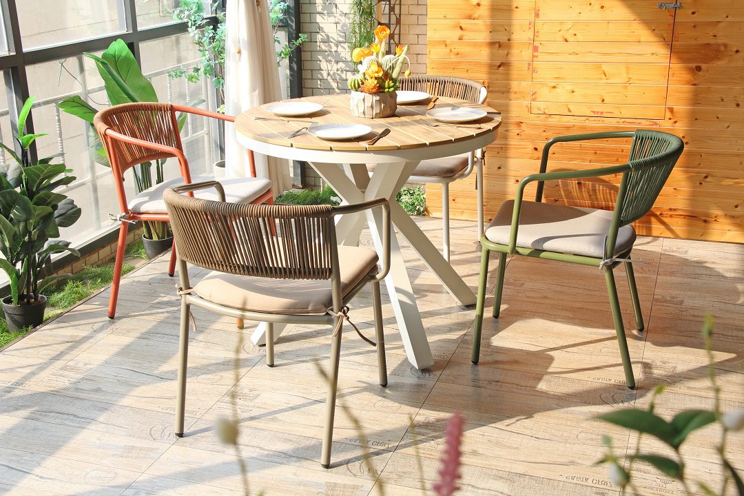 Outdoor Tables And Chairs