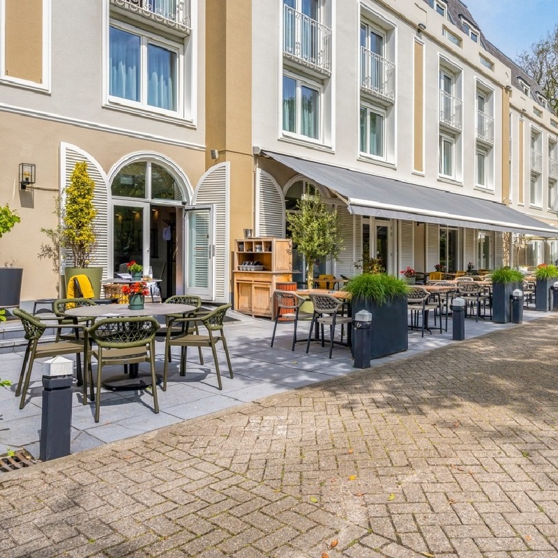 Waarom zijn geweven touwstoelen geschikt voor buitenrestaurants?