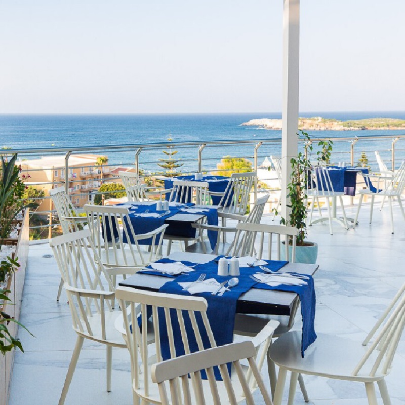 Why Are Aluminum Chairs and Tables the Most Suitable Choices for Beach Furniture?