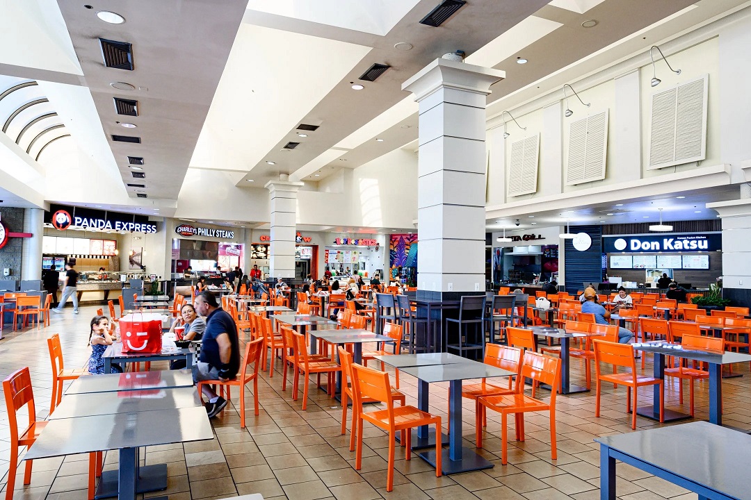 Commercial Table And Chairs