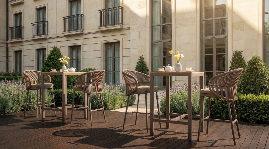 Outdoor Bar Stools