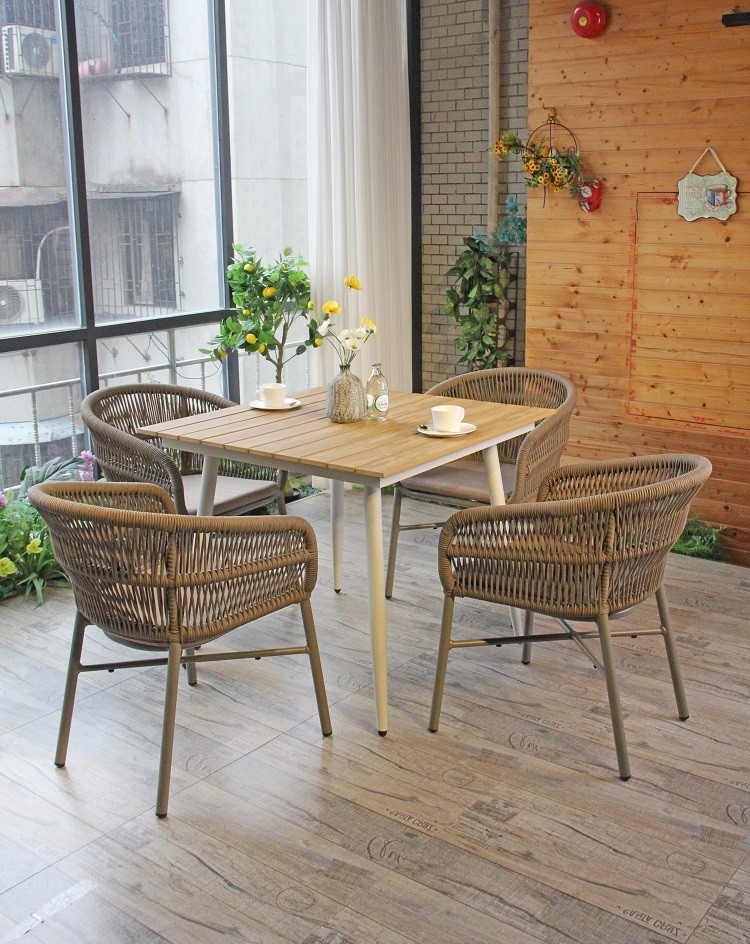 Plywood Outdoor Table