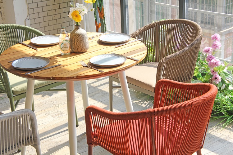 Lightweight Outdoor Round Table Wood Slat Surface Metal Frame (8).JPG
