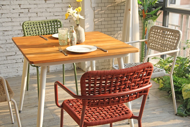 Coffee Shop Outside Square Table Solid Wood Top Aluminum Frame (9).JPG