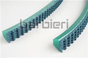 Keilriemen mit dunkelgrüner Supergrip-Profilschicht aus PVC
