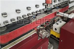 Máquina automática de sellado de vidrio aislante con robot y doble correa