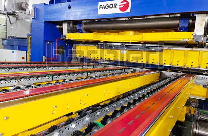 Courroies de distribution pour lignes de découpe à longueur et unités d'empilage sous vide FAGOR ARRASATE – Bandes transporteuses pour tôles d'aluminium minces