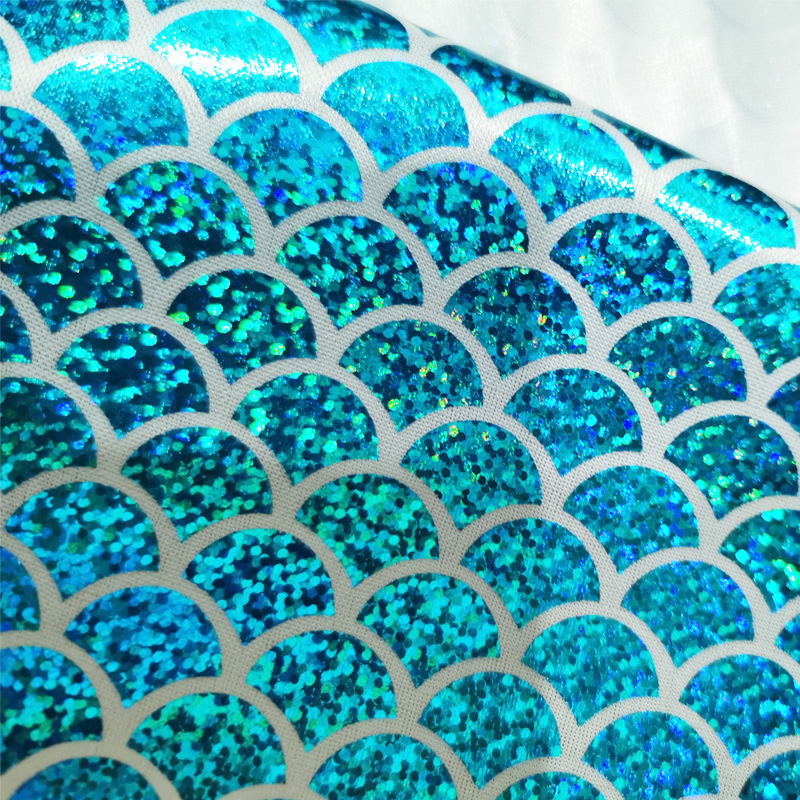 Sıcak Satış Popüler Sihirli Renkli Lazer Balık Pulu Polyester Kumaş Altın Damgalama Kumaş Denizkızı Bronzlaştırıcı Holografik Folyo Kumaş