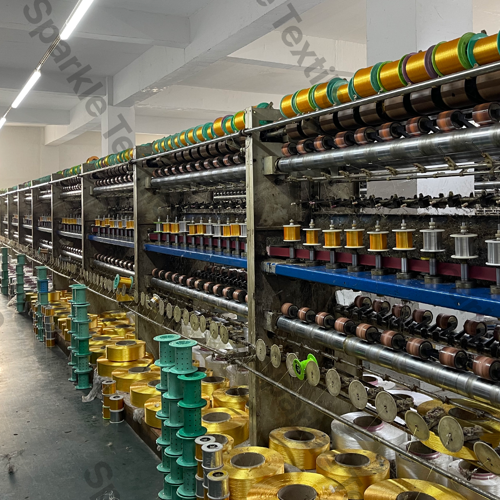 Китай Тысячи цветов машинной вышивки Металлическая нить Золотая металлическая пряжа, производитель