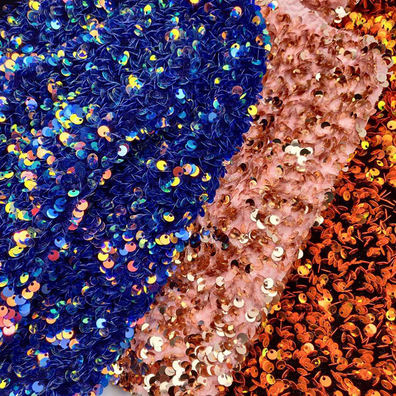 Китай На складе 5 мм блестящая многоцветная модная голографическая ткань из 100 полиэстера, большая ткань с пайетками, бархатная ткань с 3D пайетками, производитель