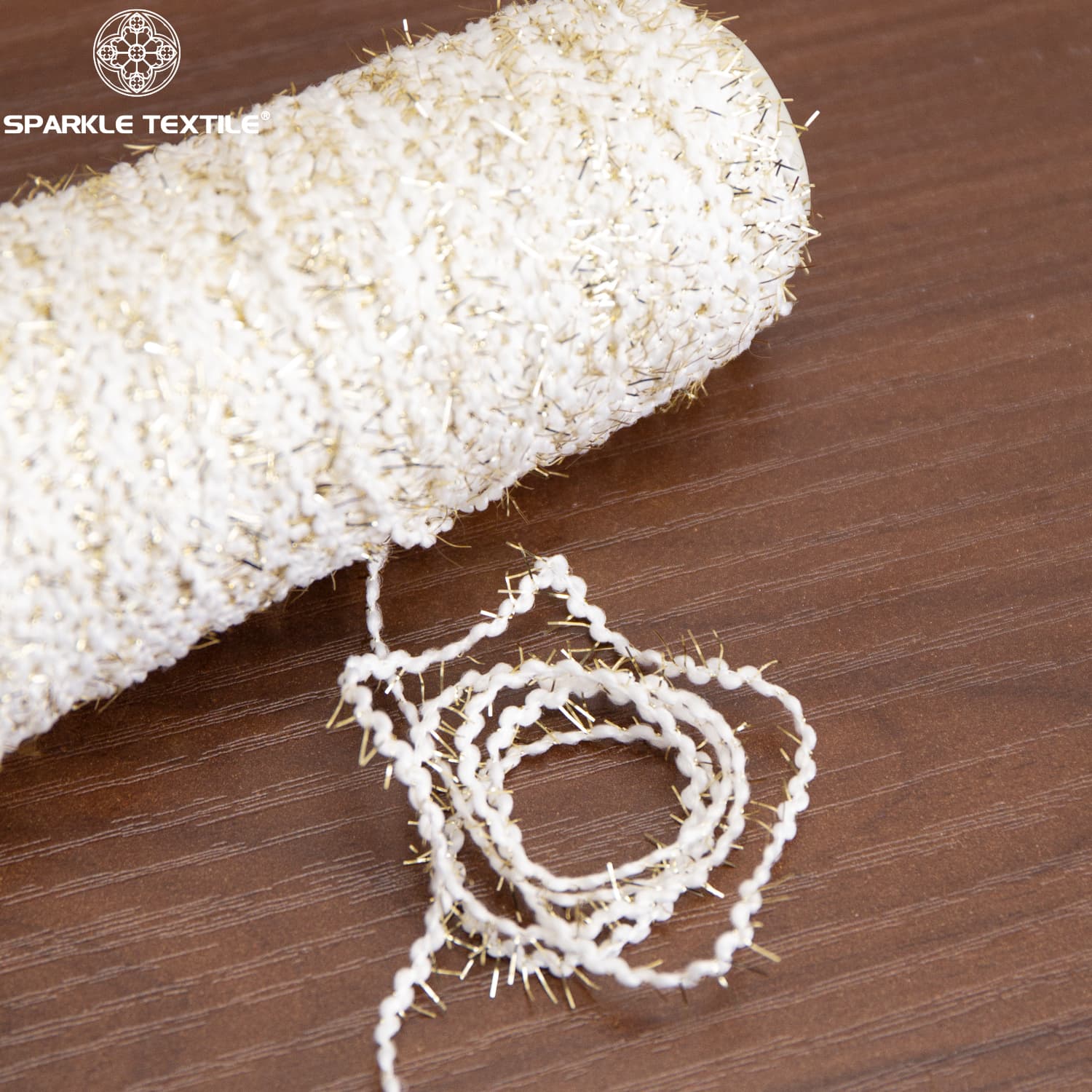 White Gold Spike Toothbrush Yarn Polyester Metallic Chenille Fancy Yarn Shiny Brushed Yarn for Fabric Knitting Weaving