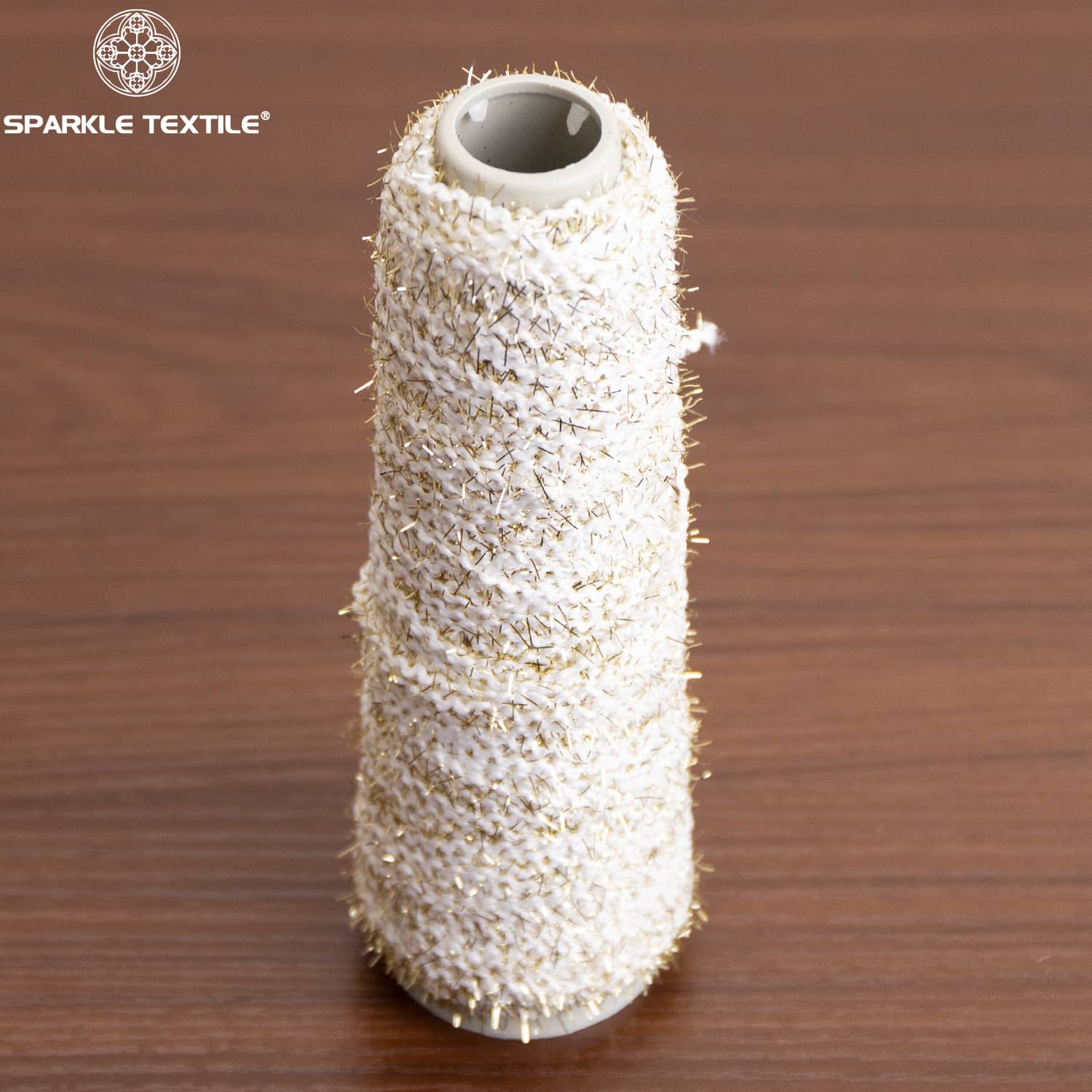 White Gold Spike Toothbrush Yarn Polyester Metallic Chenille Fancy Yarn Shiny Brushed Yarn for Fabric Knitting Weaving