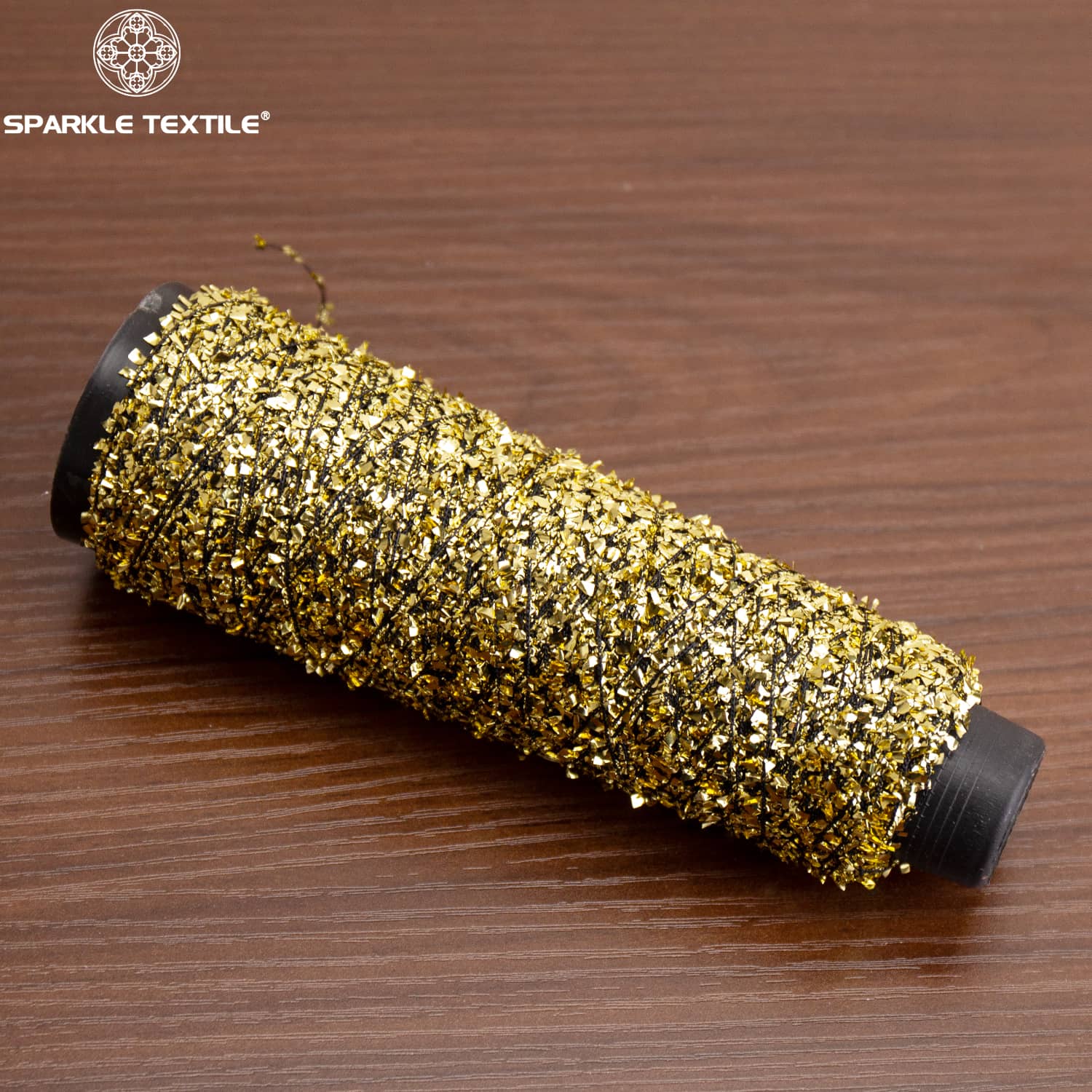 Wholesale PET Metallic Fancy Yarn Black Core Gold Chip Confetti Yarn Gold Butterfly Yarn for Knitted Weaving Sweater Jacket