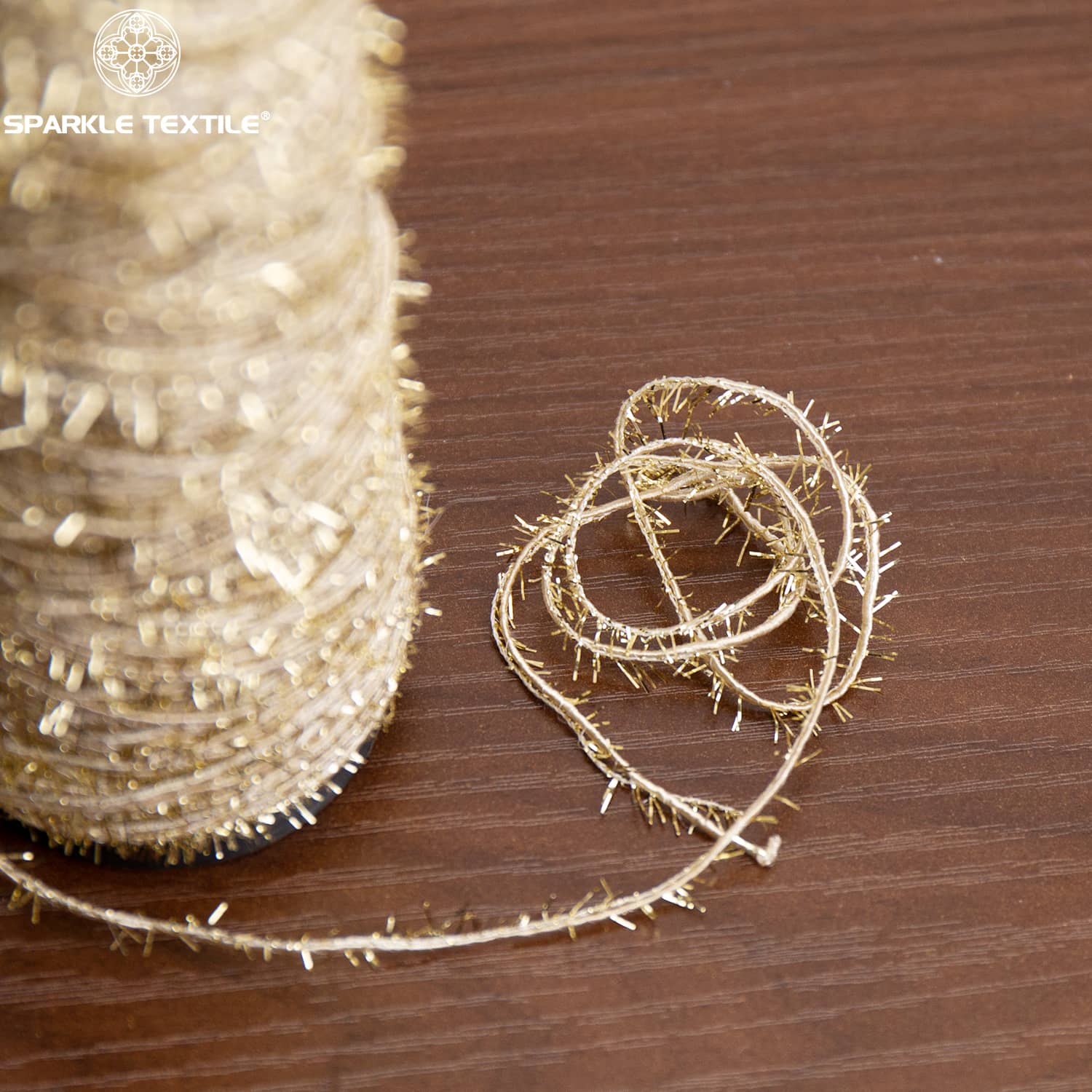 Polyester Beige Base Flat Tape Toothbrush Yarn Metallic Fancy Yarn Gold Spike Tape Yarn for Knitting Weaving Fabric