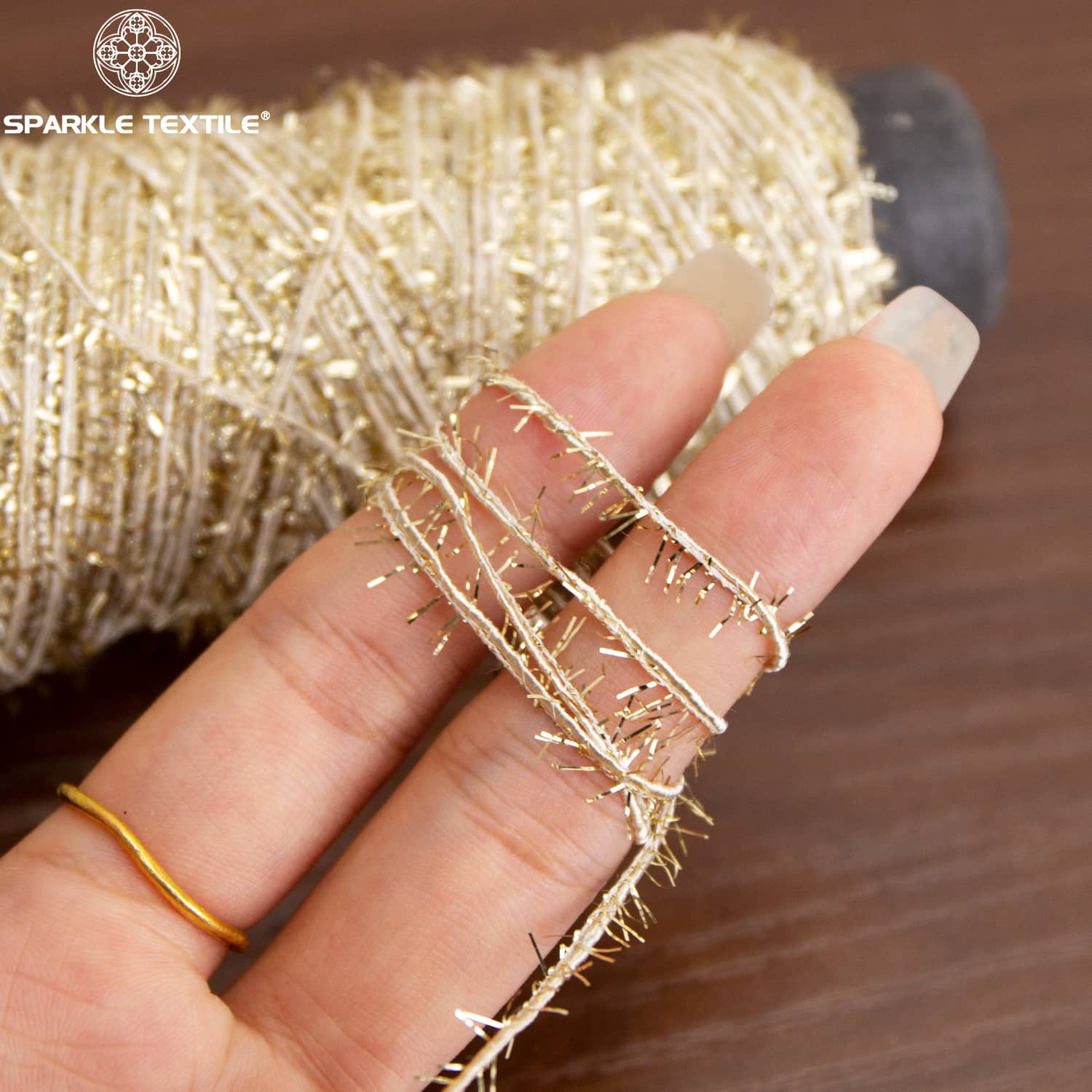 Polyester Beige Base Flat Tape Toothbrush Yarn Metallic Fancy Yarn Gold Spike Tape Yarn for Knitting Weaving Fabric