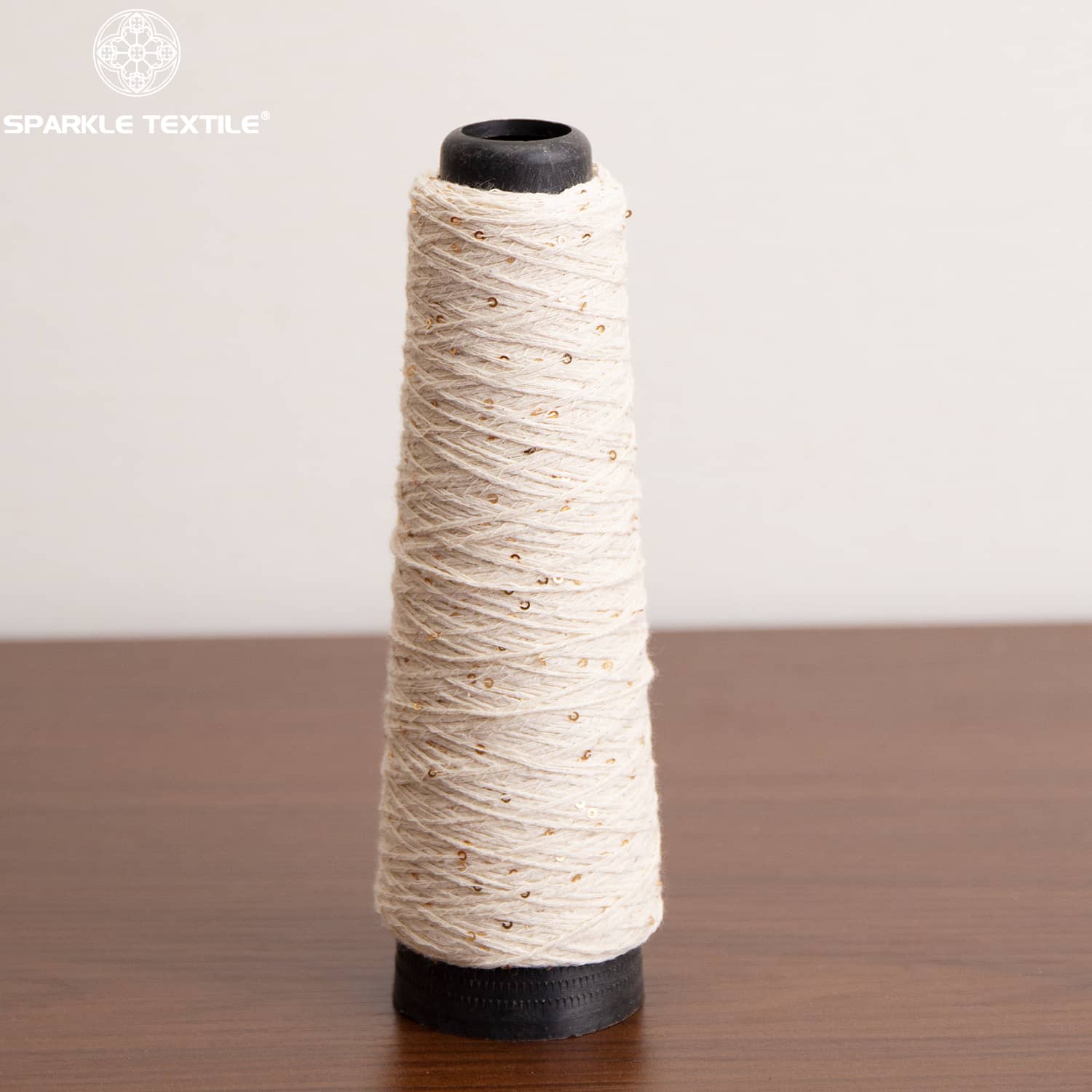 Beige Base Mini Glitter Sequin Fancy Yarn Cotton Polyester Blended Yarn Small Round Sequins Yarn for Fabric Knitting Weaving