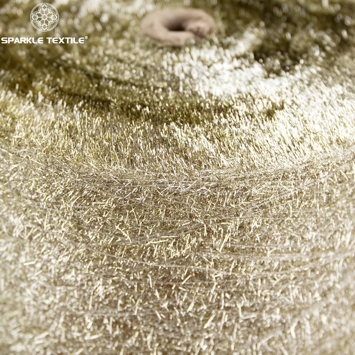 Metallic Tinsel Eyelash Yarn Feather Yarn Polyester Shiny Metallic Thread Feather Fancy Yarn for Festival Garment Knitting