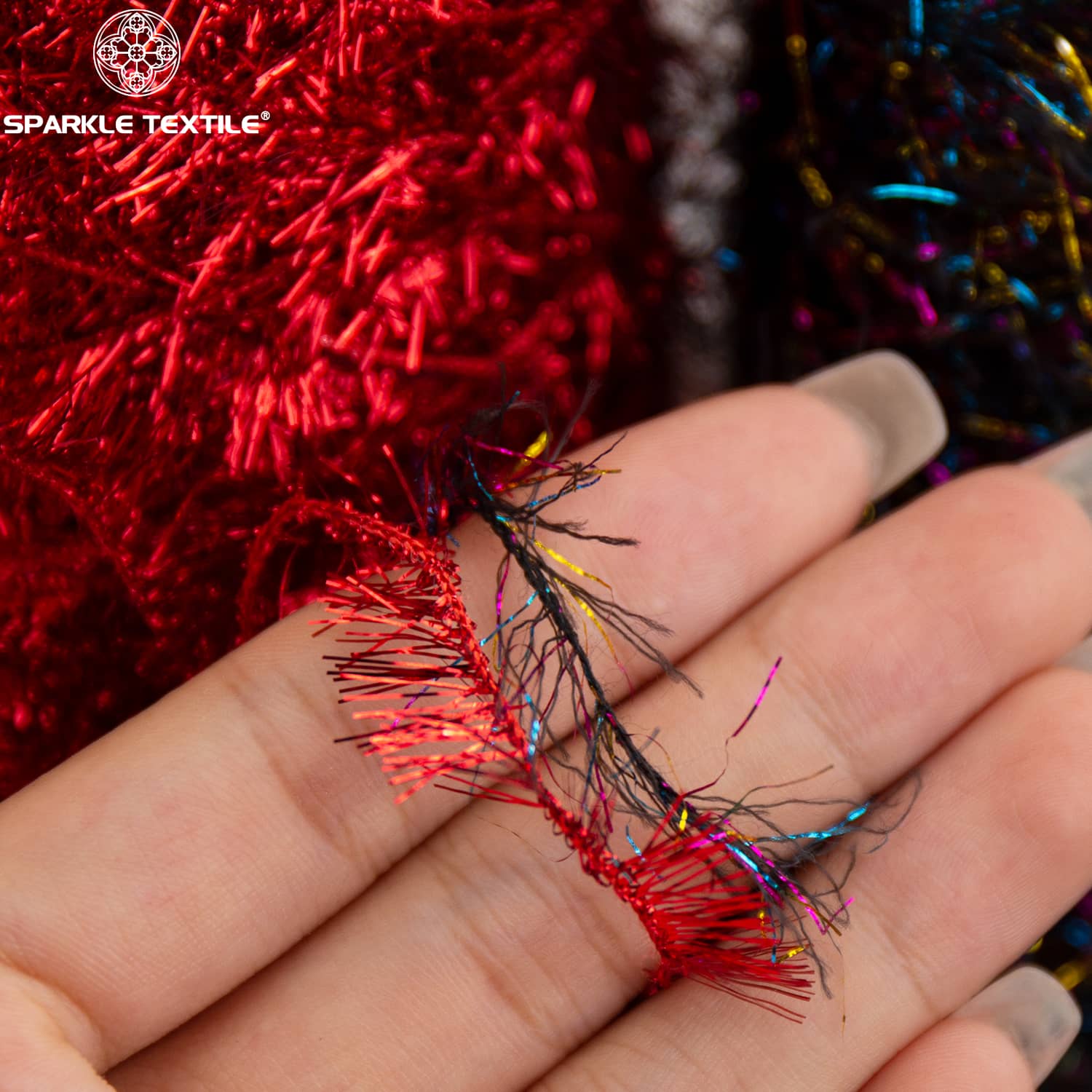 Metallic Tinsel Eyelash Yarn Feather Yarn Polyester Shiny Metallic Thread Feather Fancy Yarn for Festival Garment Knitting
