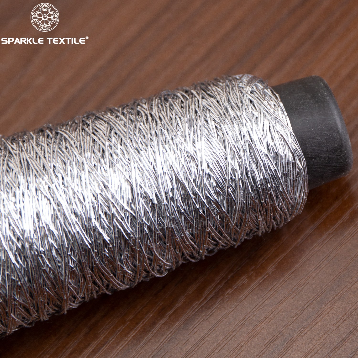 Silver Polyester Metallic Fancy Yarn Thick Silver Lurex Yarn for Knitting Weaving Garment Embroidery Textile Decoration