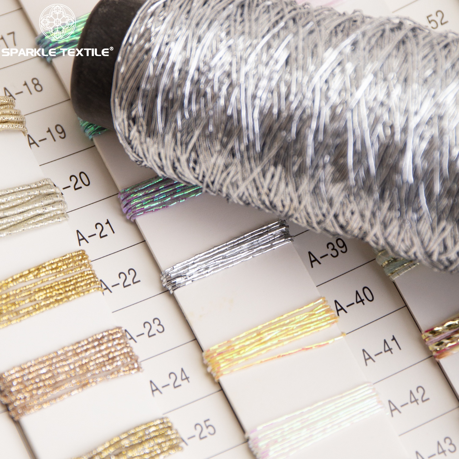 Silver Polyester Metallic Fancy Yarn Thick Silver Lurex Yarn for Knitting Weaving Garment Embroidery Textile Decoration