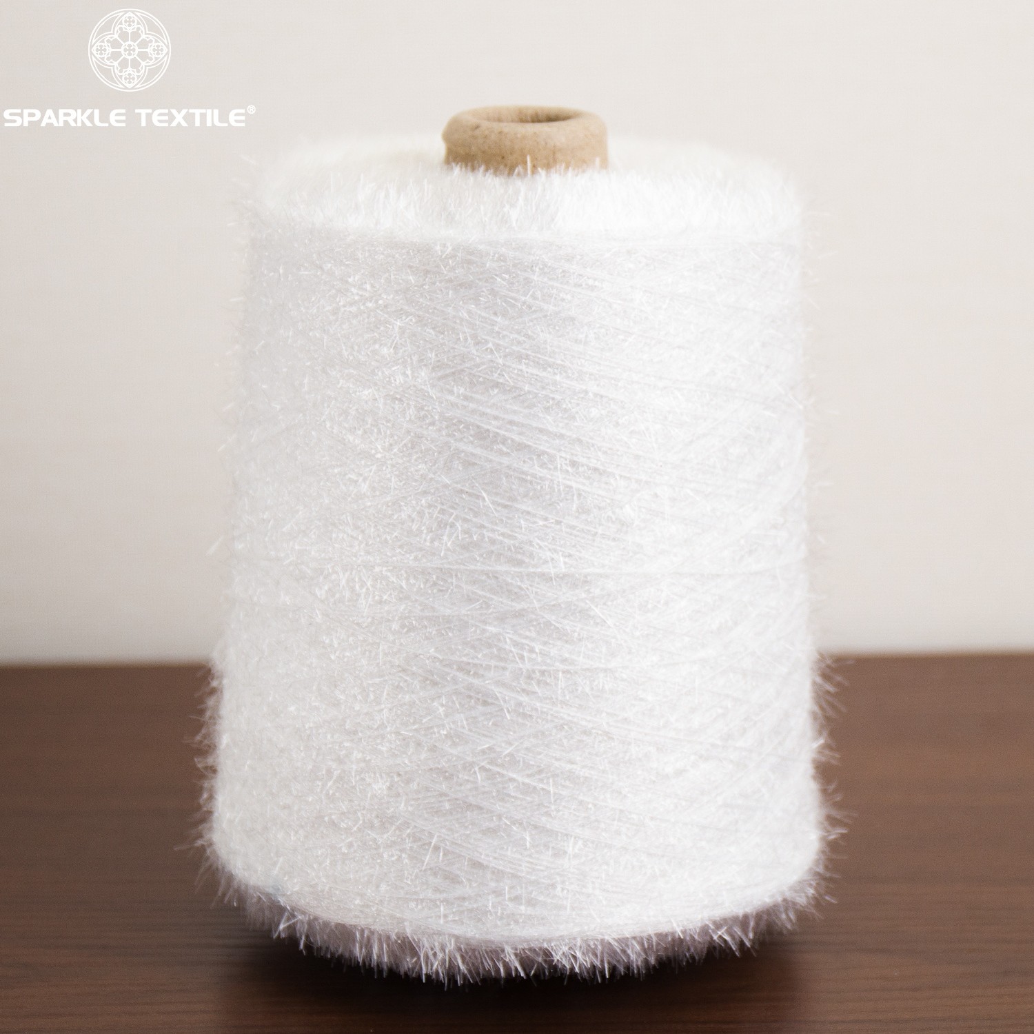 White Polyester Feather Fluffy Yarn White Polyester Feather Fluffy Yarn