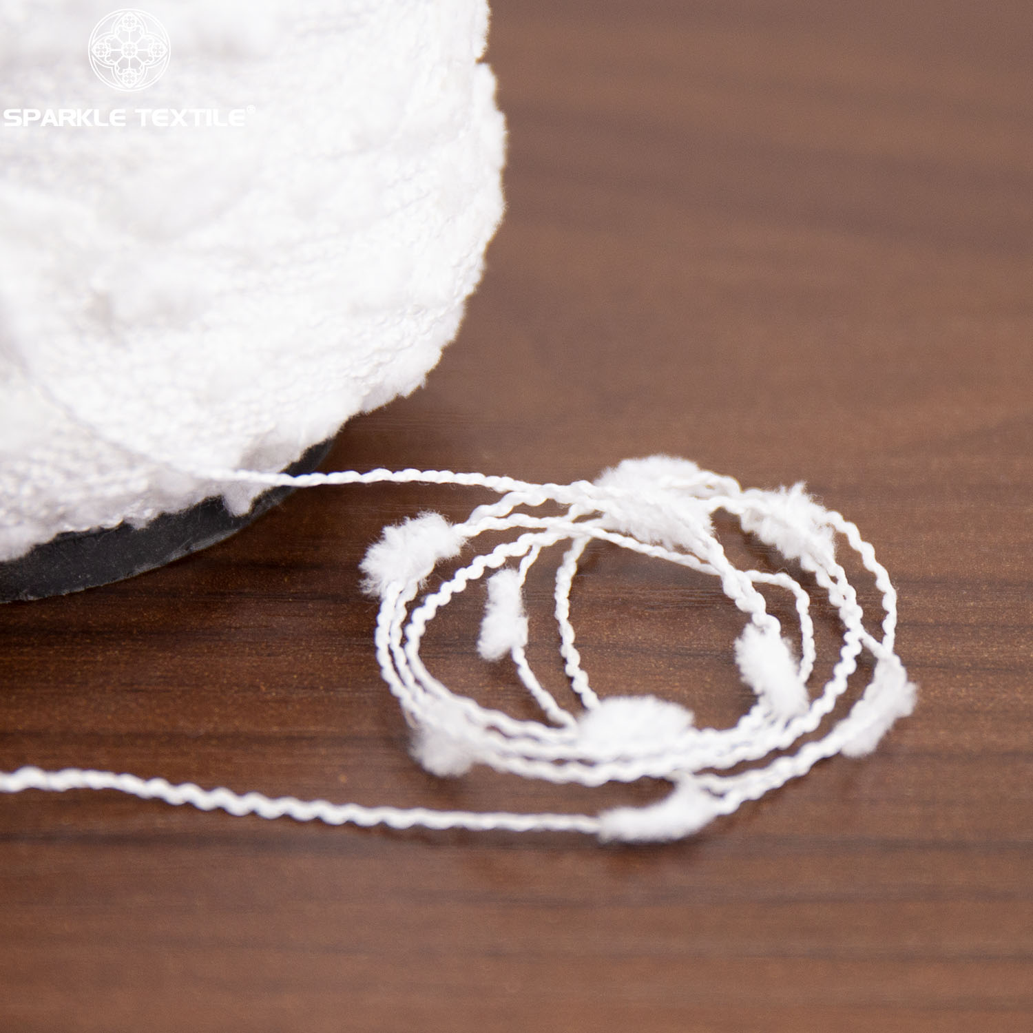 White Flag Yarn Toothbrush Fancy Yarn Loop Slub Novelty Textured Yarn for Knitting Crochet Sweater Home Textile