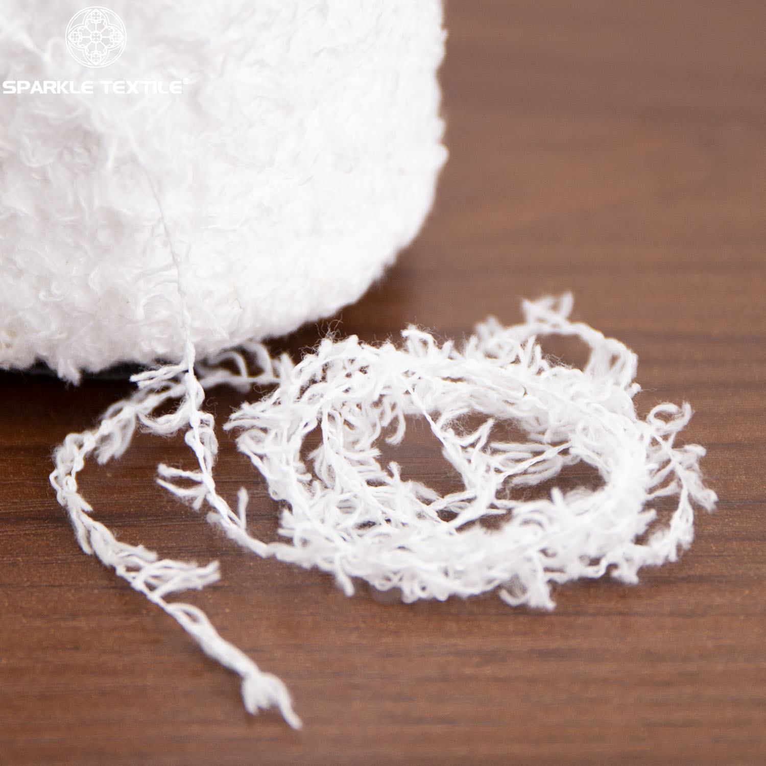 Wholesale 100% Polyester Feather Fancy Yarn Non Elastic Polyester Fluffy Eyelash Yarn for Knitting Scarf Craft Decoration