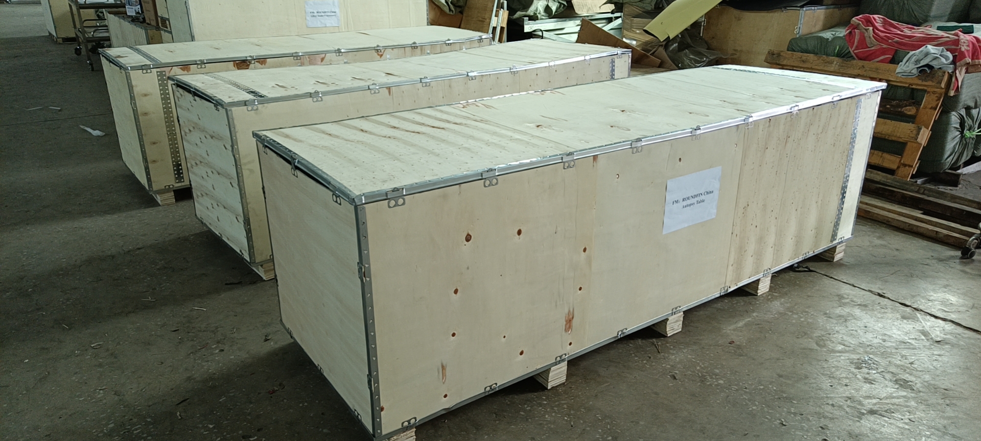 packing of morgue equipment