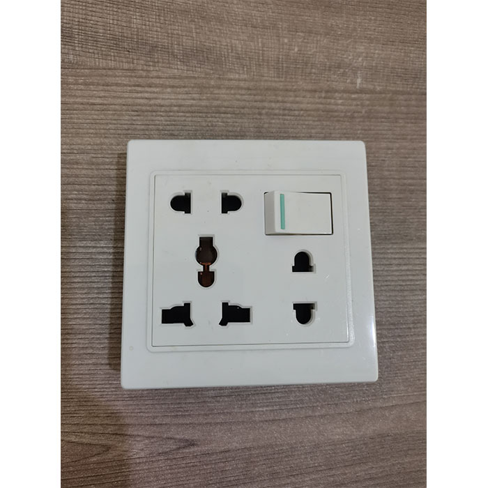 13A 1gang 7pin Wall Socket