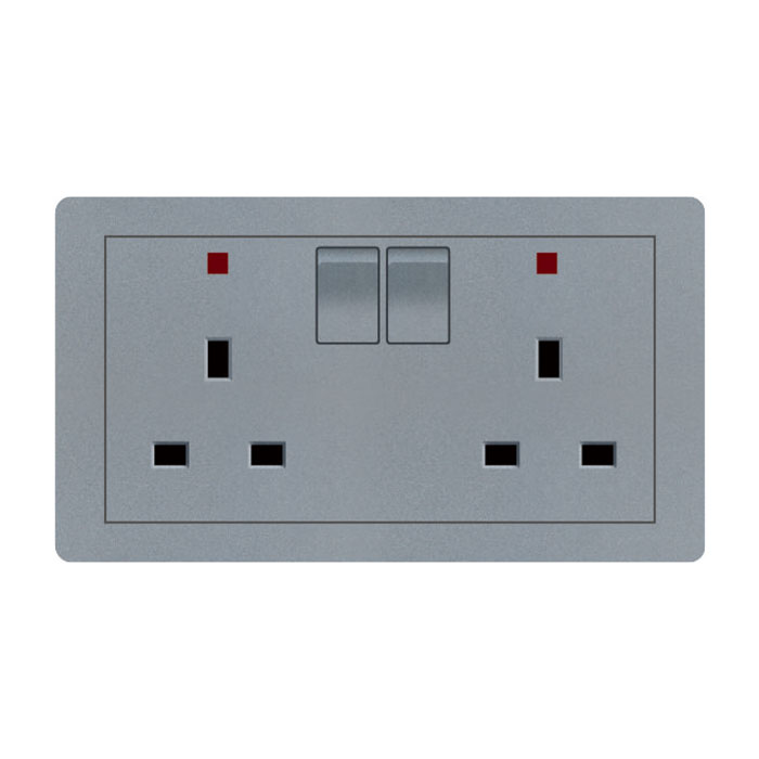 UK Standard Socket With 2.1A USB Outlet