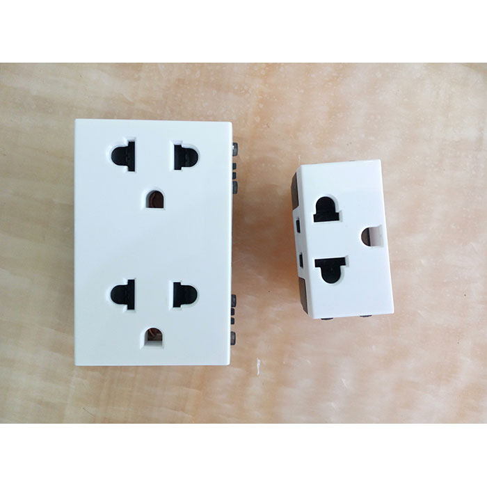 125V Wall Socket