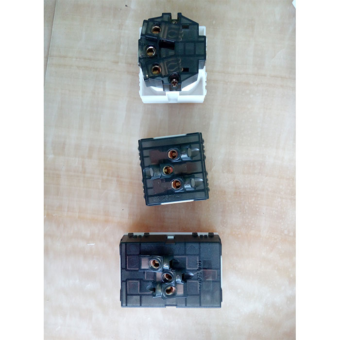 125V Wall Socket
