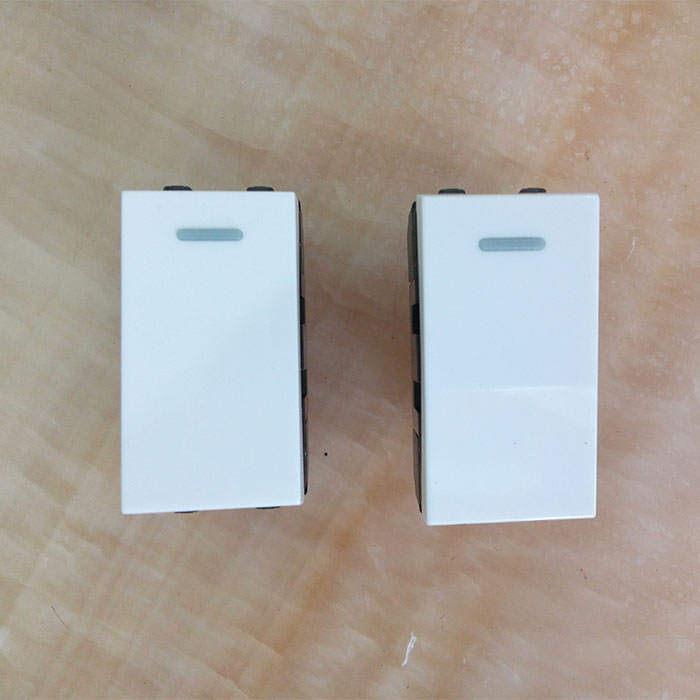 125V Wall Socket