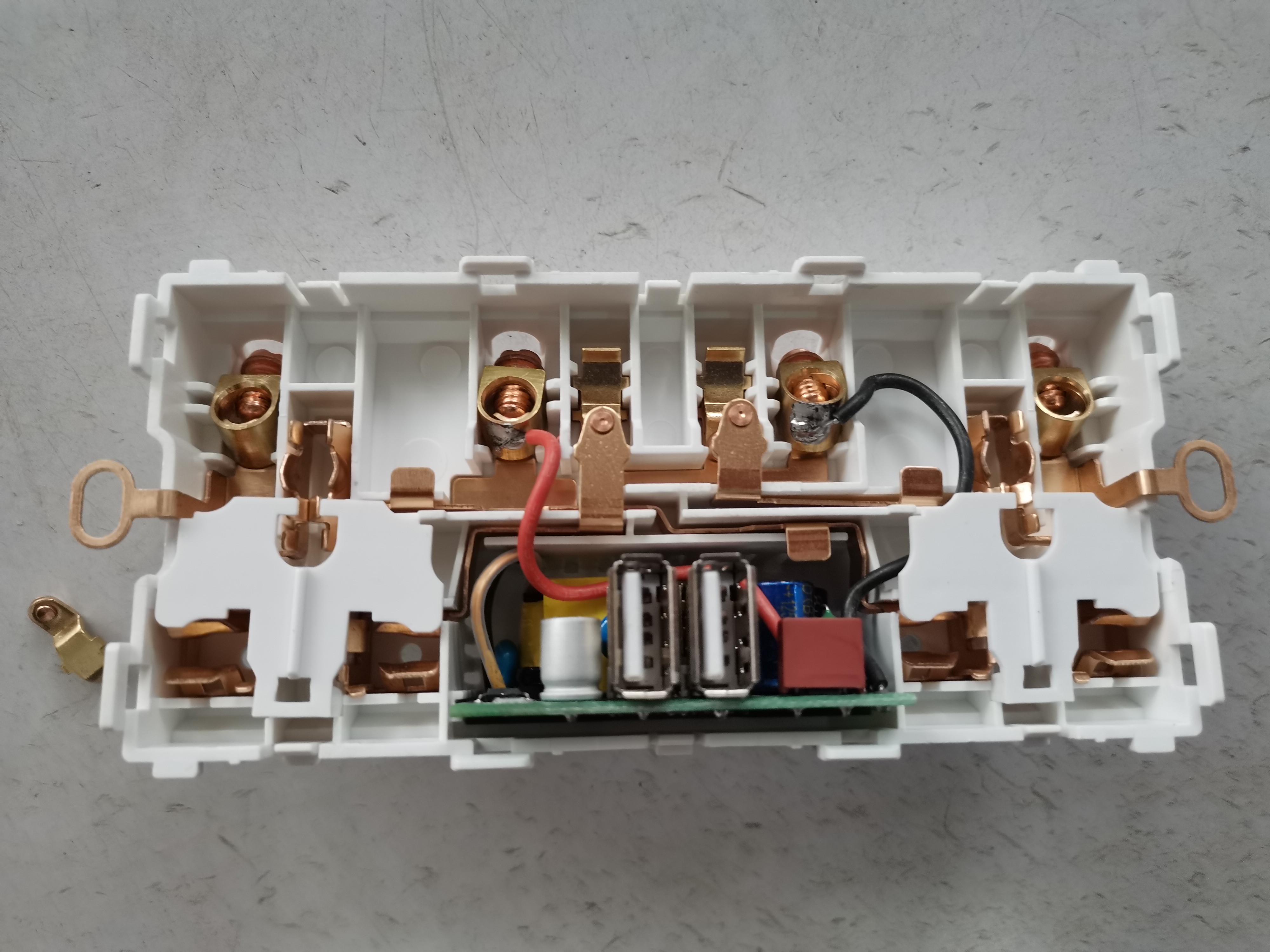 Double 13A UK Socket with switch