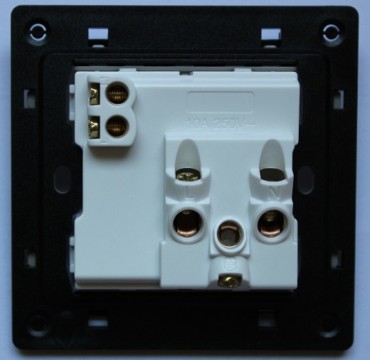 13A 5pin Multi Wall Socket