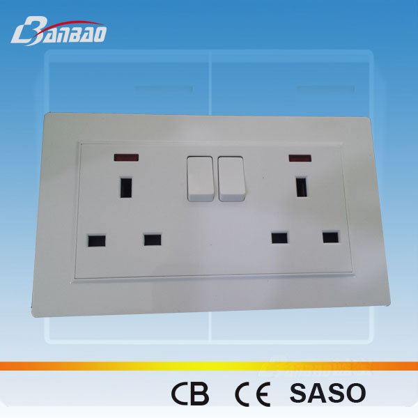 Double 13A UK Socket with switch