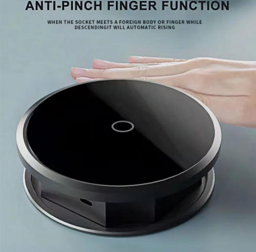 Smart lifting socket