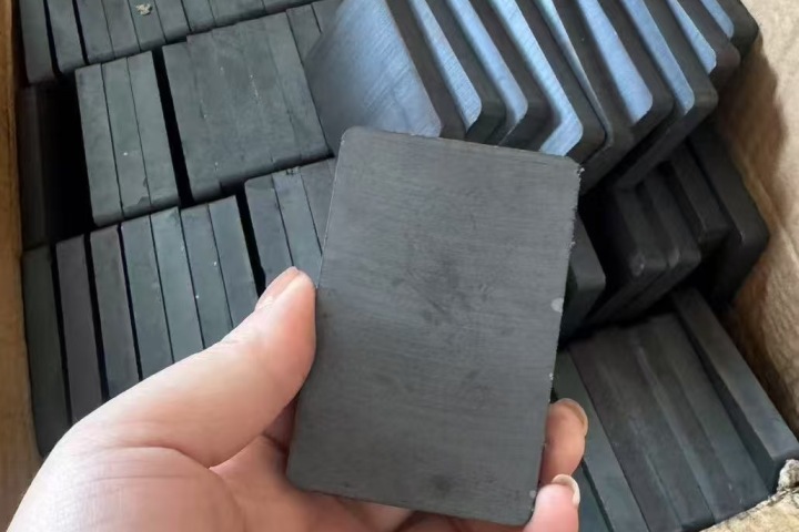 Custom Ferrite Ceramic Magnets Supplier