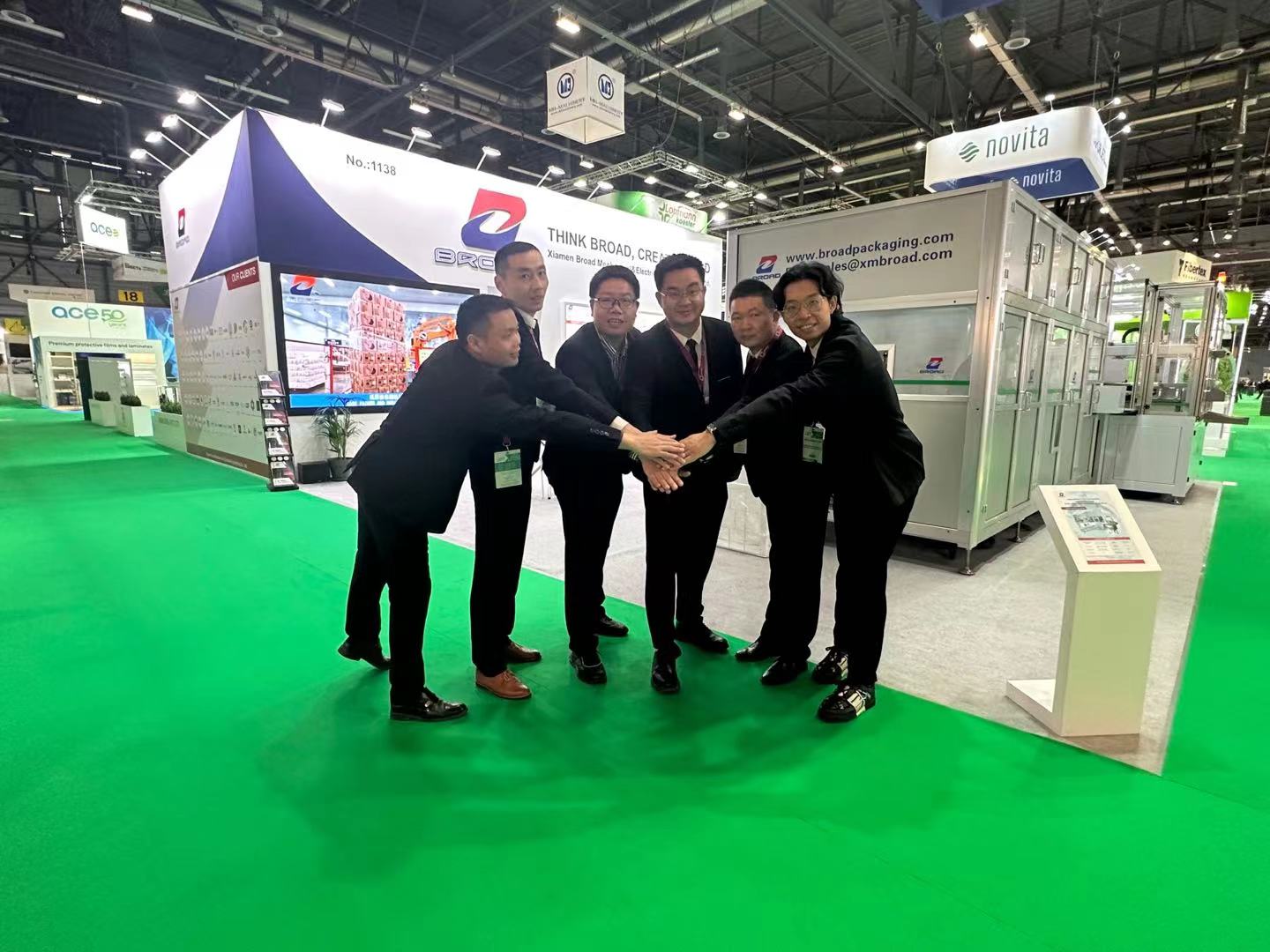 fully-auto. packing machine