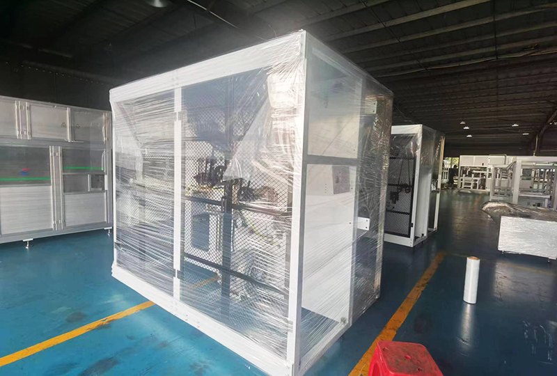 पीरियड पैंट स्टेकर + स्वचालित बैगिंग मशीन युजियन को डिलीवरी की तैयारी कर रही है