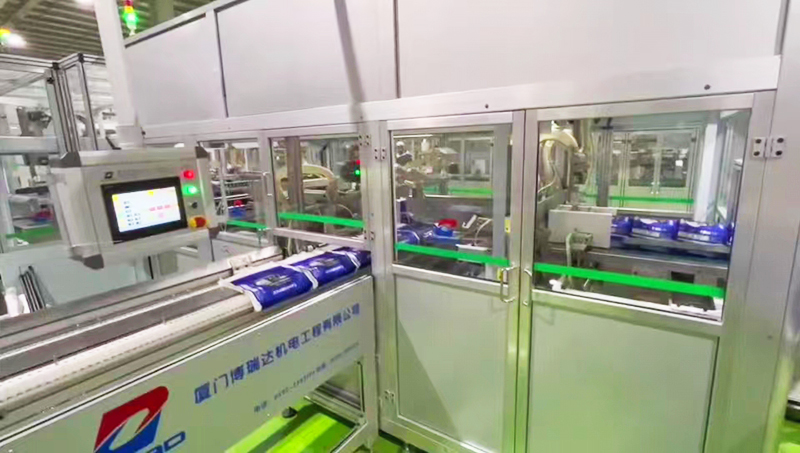 हाई स्पीड फुल-सर्वो बेबी डायपर पैकिंग मशीन सफलतापूर्वक स्थापित हो गई है और केसी सॉफ्टेक्स में उत्पादन शुरू हो गया है।