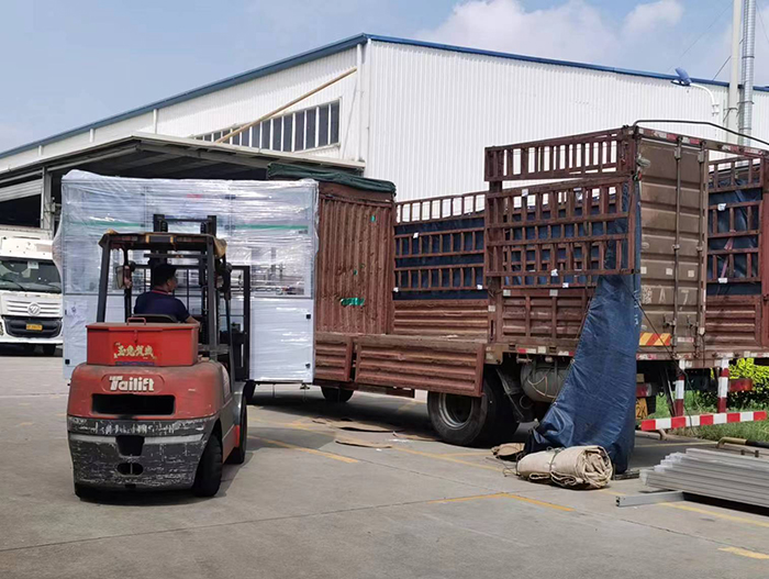 sanitary pad packing machine