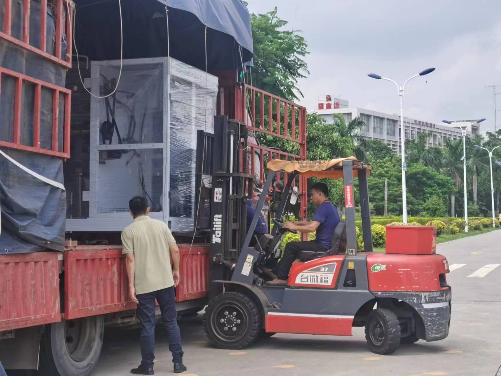 sanitary pad packing machine