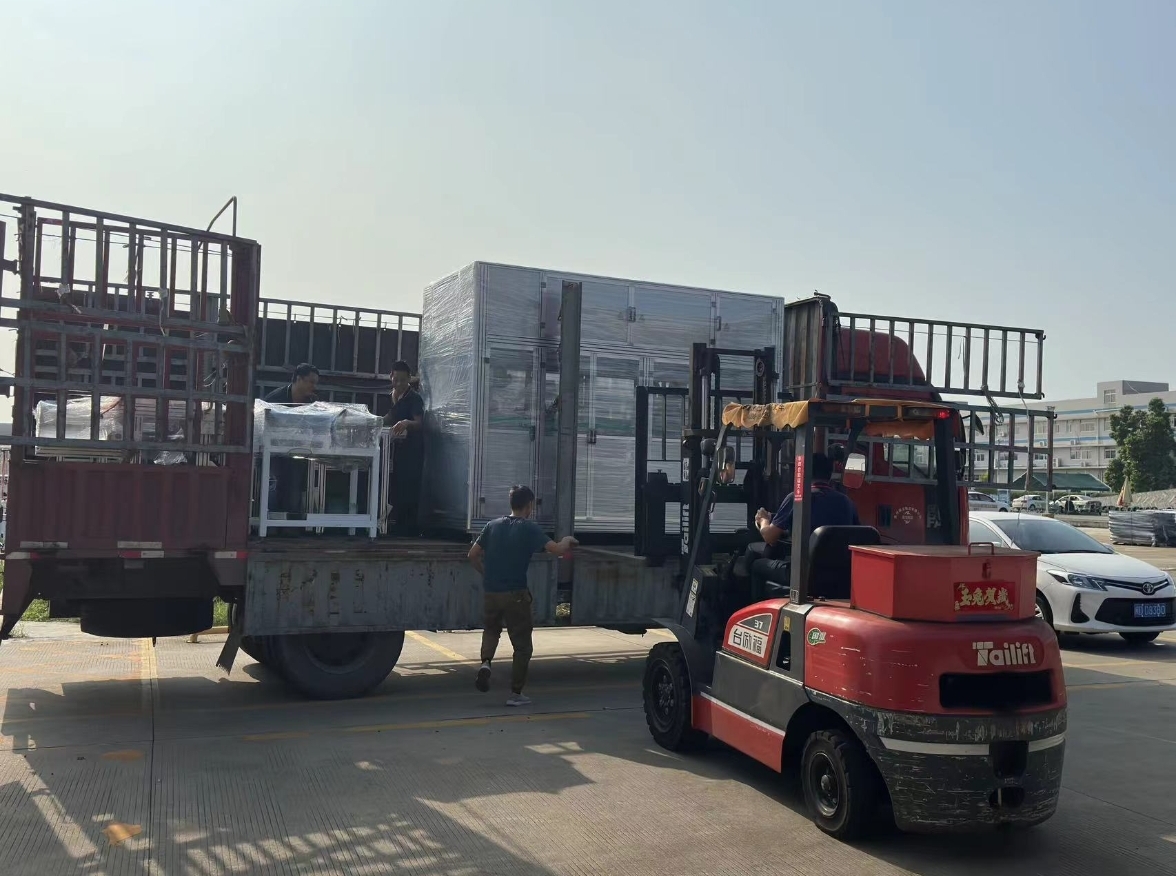 AUTO SEPENUHNYA. MESIN PEMBUNGKUS SELUAR BAYI SEDIA UNTUK DIHANTAR KE HANHE